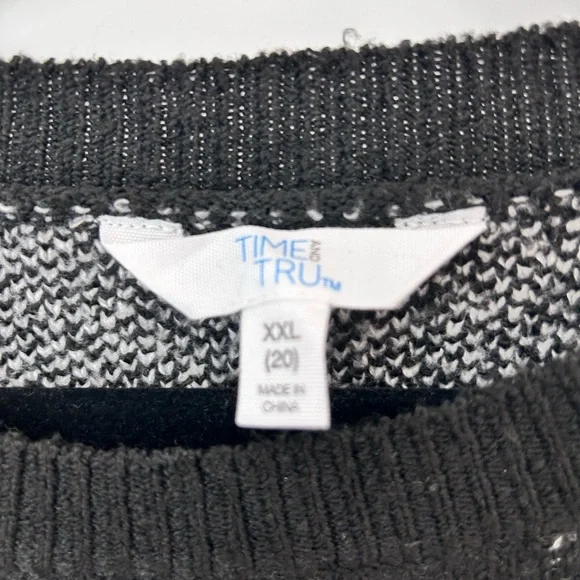 Time and Tru Black and White Polka Dot Sweater - Picture 3 of 4